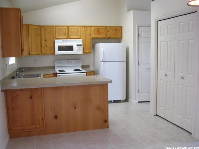 2056 N 550 W, Clinton, UT 84015 — photo 4