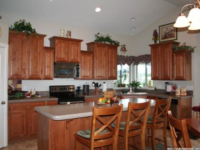 434 N 3200 W, Layton, UT 84041 — photo 4