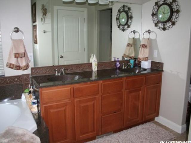 434 N 3200 W, Layton, UT 84041 — photo 9