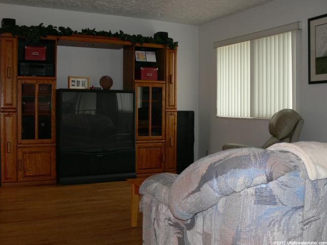 740 E Whispering Pine Dr, Murray, UT 84107 — photo 2