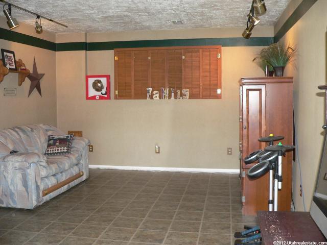 740 E Whispering Pine Dr, Murray, UT 84107 — photo 8