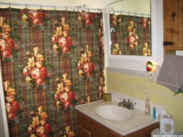 1670 E Swan, Ogden, UT 84401 — photo 11