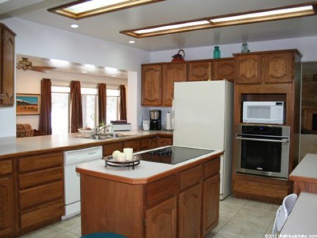 1000 N 1616 E, Layton, UT 84040 — photo 2