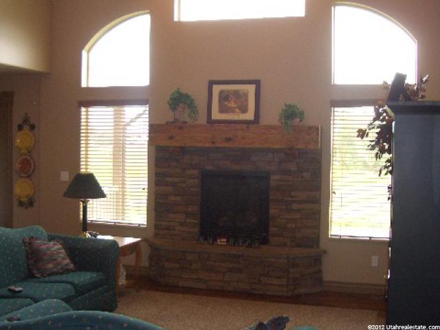 677 W 2825 N, Pleasant View, UT 84404 — photo 8