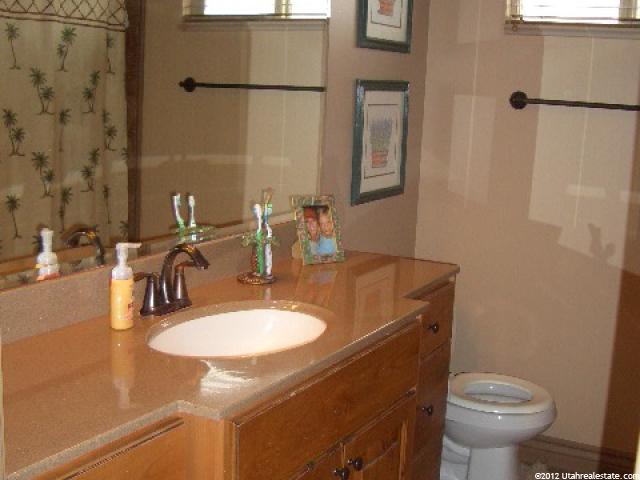 677 W 2825 N, Pleasant View, UT 84404 — photo 10