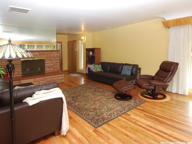 1065 S Peach Dr E, Ogden, UT 84404 — photo 2