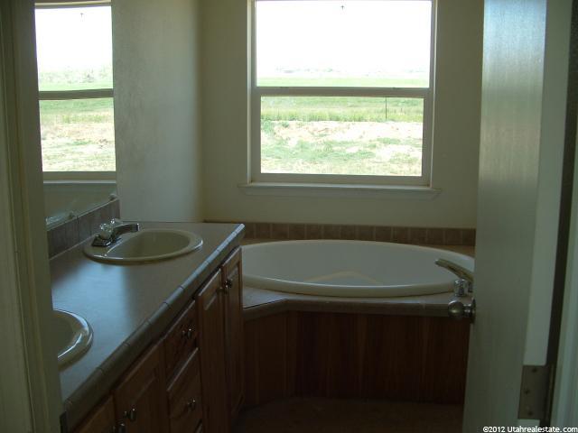 4840 S 2500 E, Vernal, UT 84078 — photo 2