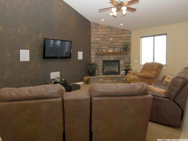 3328 W 1680 N, Clinton, UT 84015 — photo 2