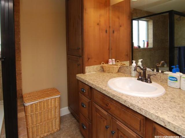 3328 W 1680 N, Clinton, UT 84015 — photo 9