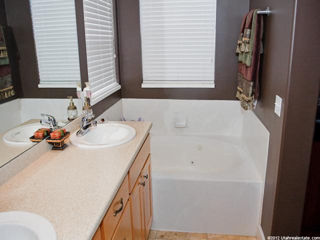 9735 S Bluffside Dr, Sandy, UT 84092 — photo 11