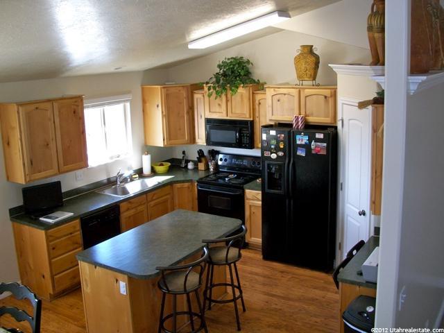 885 W 25 N, Clearfield, UT 84015 — photo 4