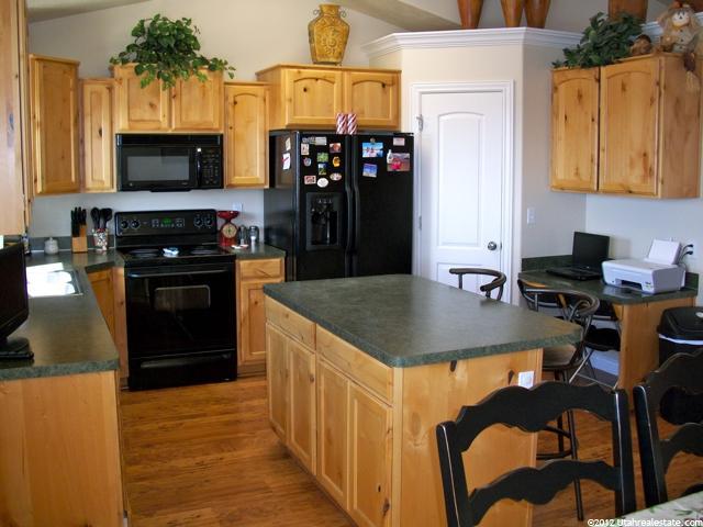 885 W 25 N, Clearfield, UT 84015 — photo 5