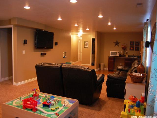 589 W 25 N, Clearfield, UT 84015 — photo 11