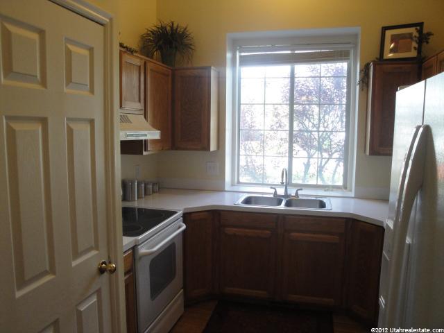 532 S 875 E, Layton, UT 84041 — photo 6