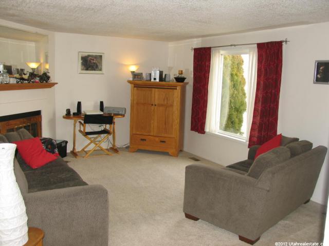581 W Ivy Dr, Midvale, UT 84047 — photo 3