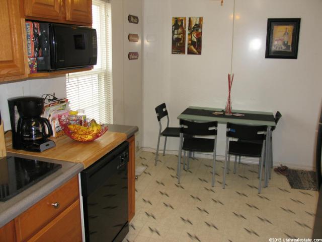 581 W Ivy Dr, Midvale, UT 84047 — photo 5