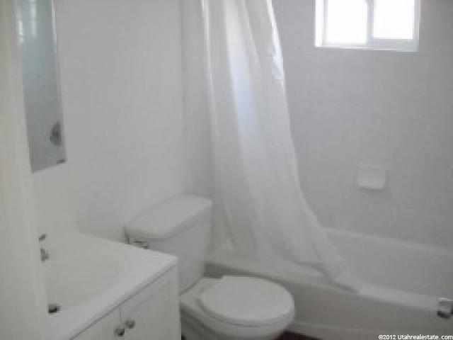 351 N Ann W, Clearfield, UT 84015 — photo 3