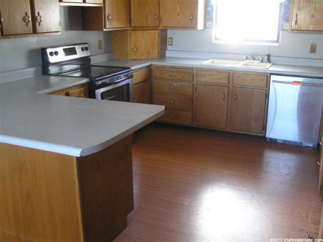 254 S Eagle St, Eureka, UT 84628 — photo 4