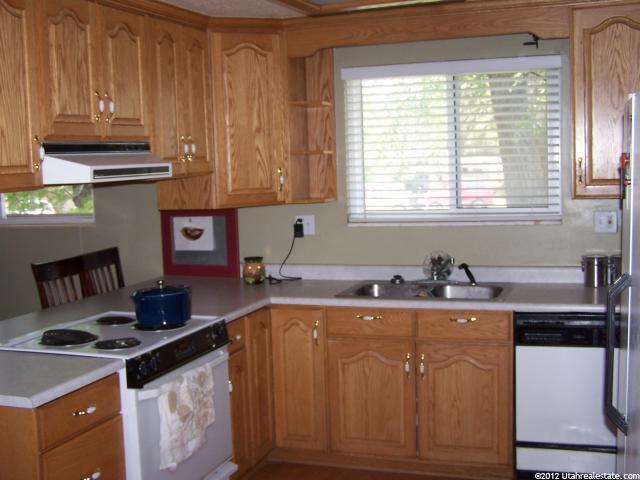 1114 E Bronze Ln, Sandy, UT 84094 — photo 9