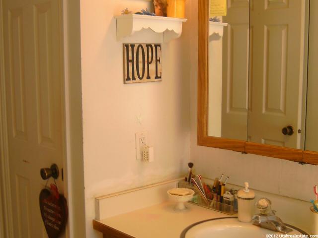 98 N 400 W, Clearfield, UT 84015 — photo 7