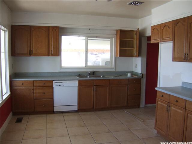 146 E 700 N, Nephi, UT 84648 — photo 2