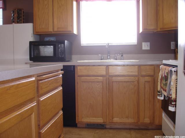 2562 W 4000 S, Roy, UT 84067 — photo 8