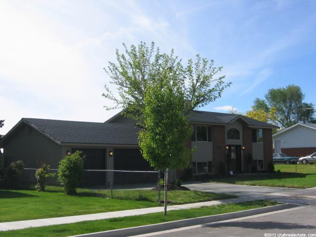 1643 N 2850 St W, Clinton, UT 84015 — photo 3