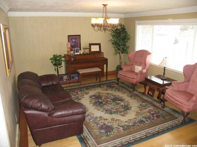 8550 S Clairmont Cir, Sandy, UT 84070 — photo 2
