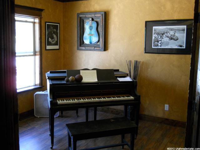 442 E 800 S, River Heights, UT 84321 — photo 10