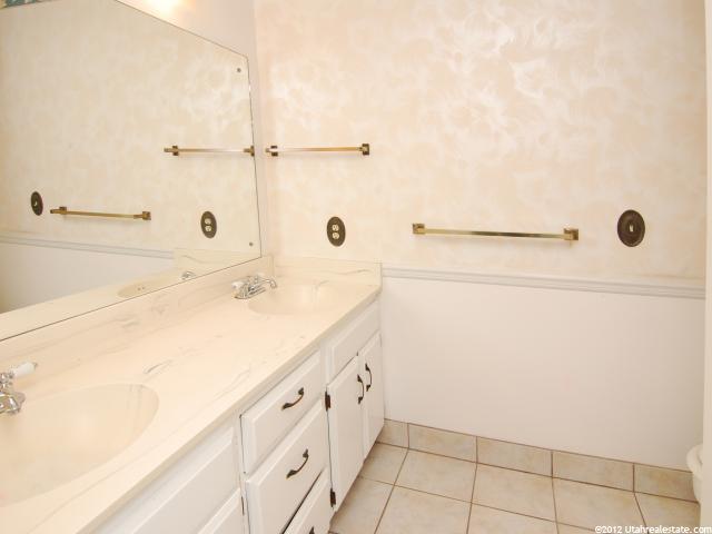 970 E 2050 S, Bountiful, UT 84010 — photo 10