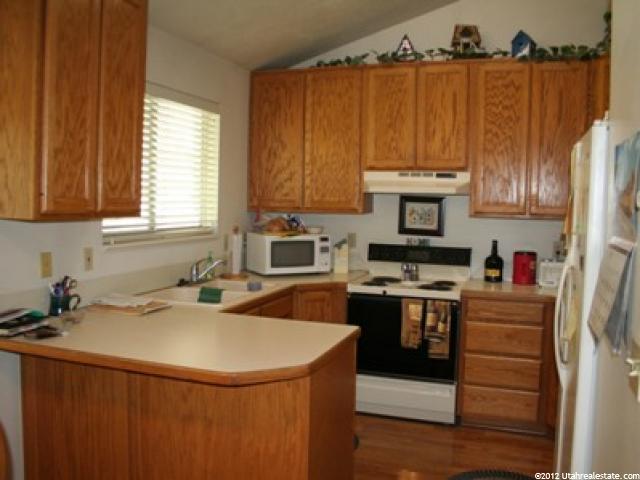 660 S 825 E, Layton, UT 84041 — photo 2