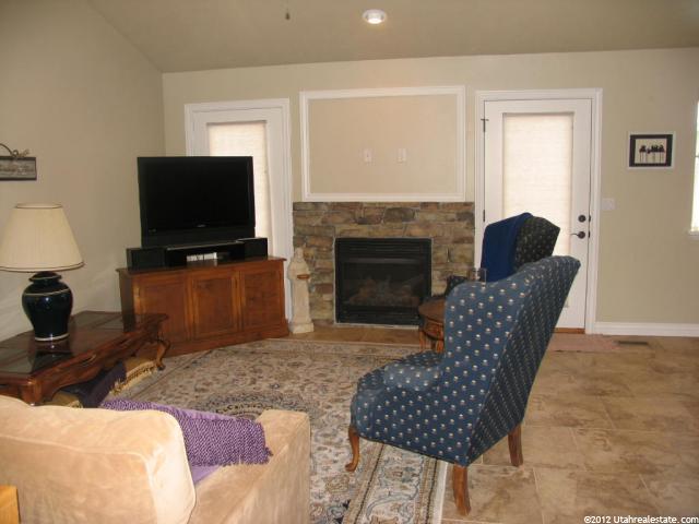 87 W Stauffer Ln, Murray, UT 84107 — photo 4