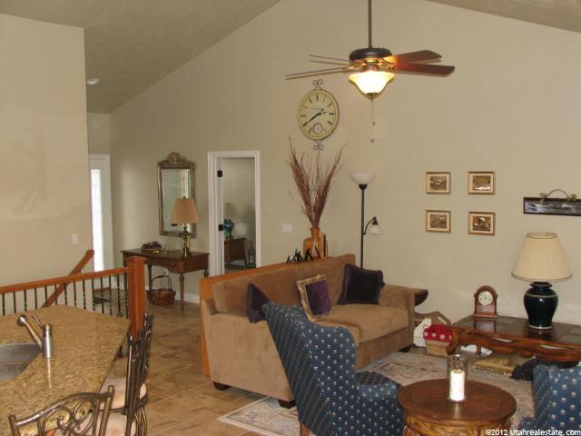 87 W Stauffer Ln, Murray, UT 84107 — photo 5