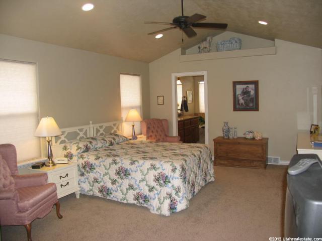 87 W Stauffer Ln, Murray, UT 84107 — photo 8