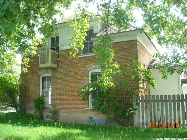 408 E 600 S, River Heights, UT 84321 — photo 2
