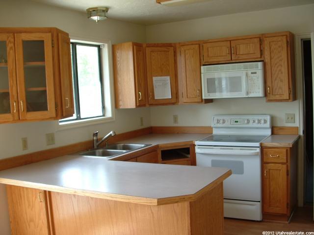 587 S 1900 W, Vernal, UT 84078 — photo 2