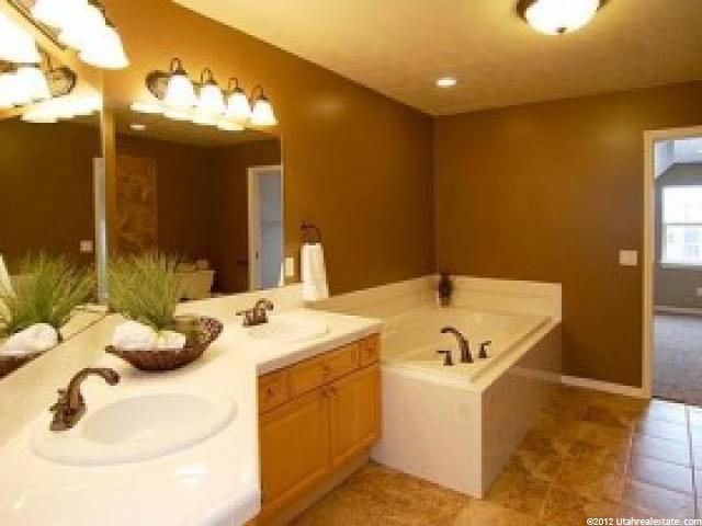 1404 S Gleneagles Dr W, Syracuse, UT 84075 — photo 10