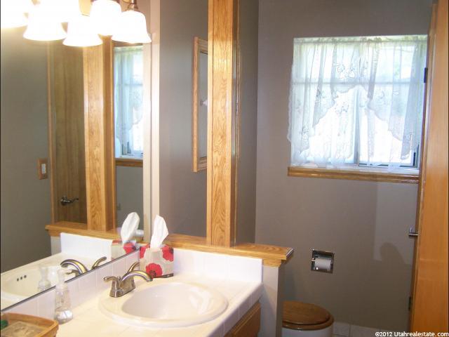 974 E 2750 N, North Ogden, UT 84414 — photo 3