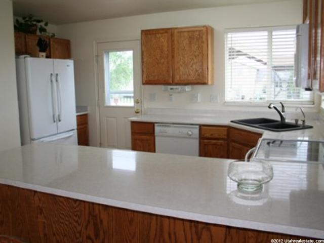 2877 W 2175 N, Clinton, UT 84015 — photo 5