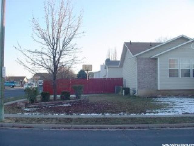 717 W 1000 N, Clinton, UT 84015 — photo 3