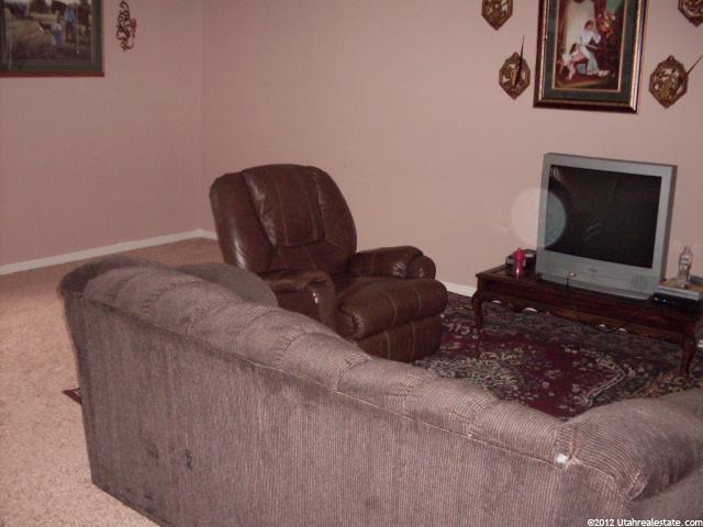 363 S 675 E, Hyrum, UT 84319 — photo 6