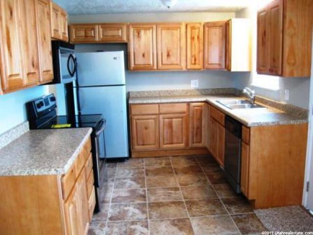 541 W 2475 N, Layton, UT 84041 — photo 5
