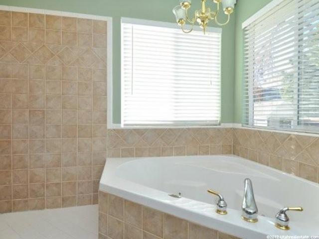 667 E 2650 N, North Ogden, UT 84414 — photo 8