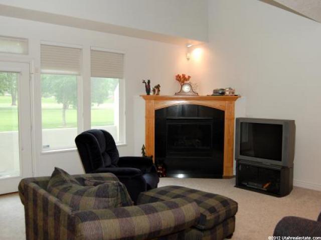 62 Hillsborough Dr, Pleasant View, UT 84414 — photo 4