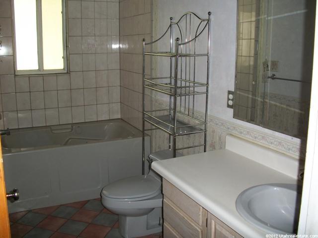172 N Hawthorne, Layton, UT 84041 — photo 12