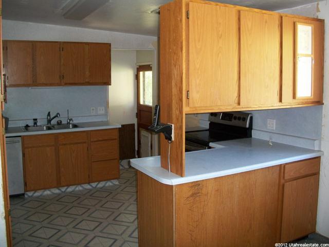 172 N Hawthorne, Layton, UT 84041 — photo 5