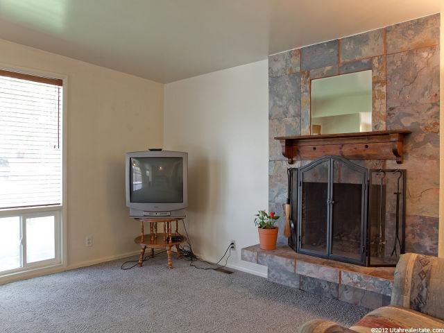 899 E Carnation Dr, Sandy, UT 84094 — photo 2