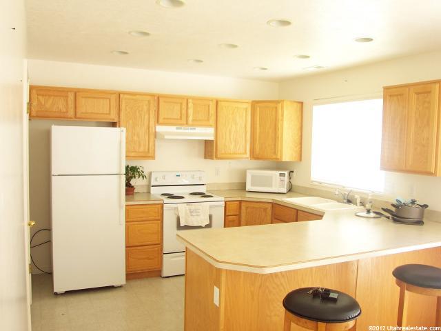 1021 N Sara Ln, Ogden, UT 84404 — photo 3