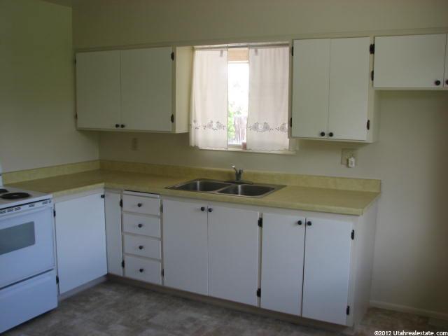 445 E Mountain View Dr S, Sandy, UT 84070 — photo 4