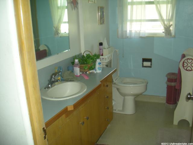 331 E Main N, Moroni, UT 84646 — photo 8